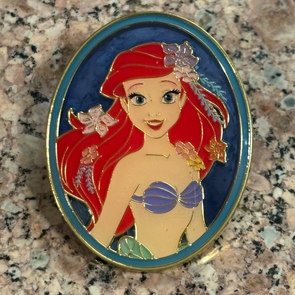 Disney Pin Loungefly - Princess Portrait Frame Translucent Series - Ariel